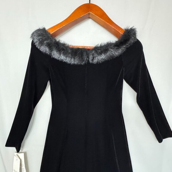 Vintage Alex Evening Black Velvet Faux Fur Off Shoulder Long Sleeve Maxi Dress - Picture 6 of 14